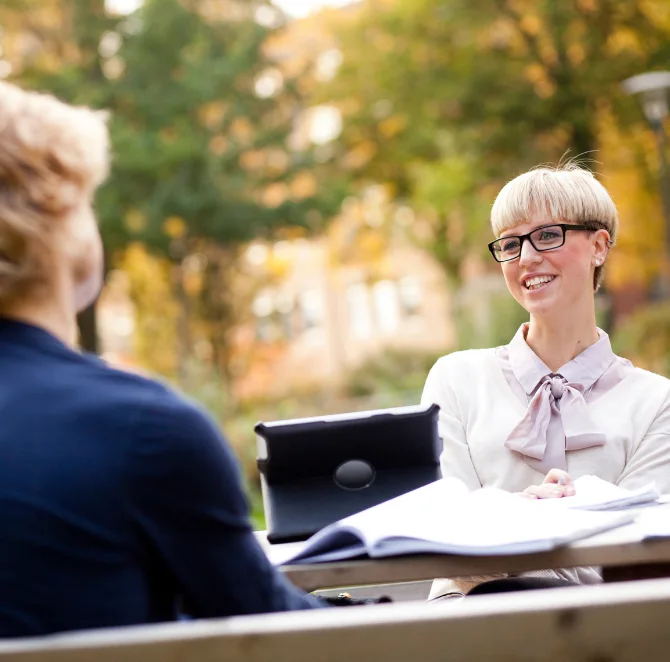 Was ist ein PhDr. Doktorat? (Definition, Rigorosum & Einordnung)